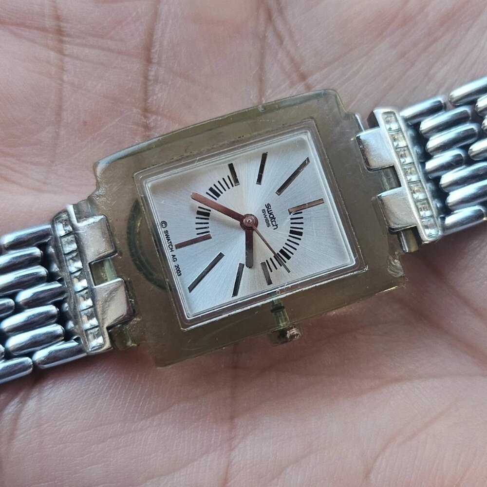 Vintage Swatch Swiss Ladies Wristwatch Quartz Analog Silver Tone Wrist Watch